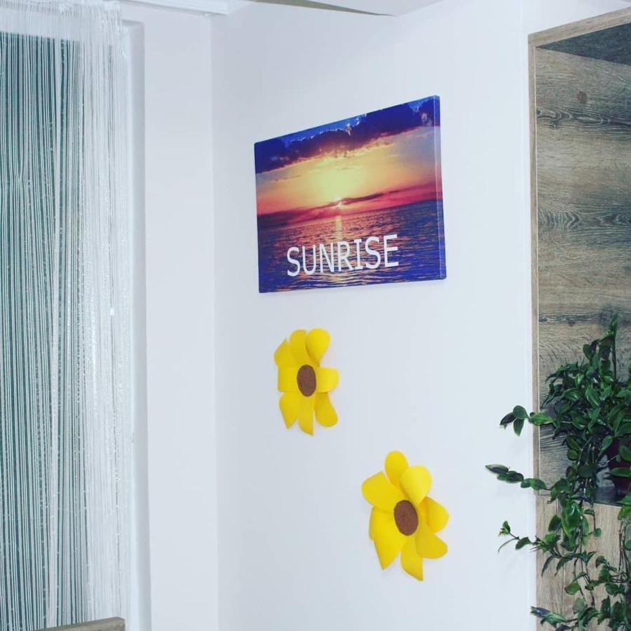 Hotel Sunrise In يوريكي المظهر الخارجي الصورة