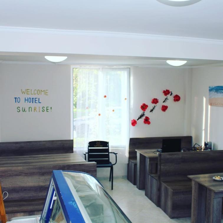 Hotel Sunrise In يوريكي المظهر الخارجي الصورة